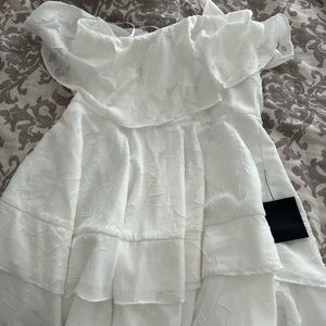 Lulu’s NWT white floral strapless dress